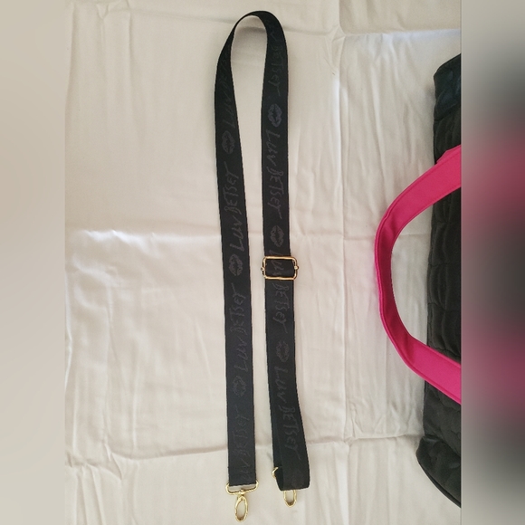 Quilted Kitty Faces Overnight Weekender Bag - Picture 6 of 6